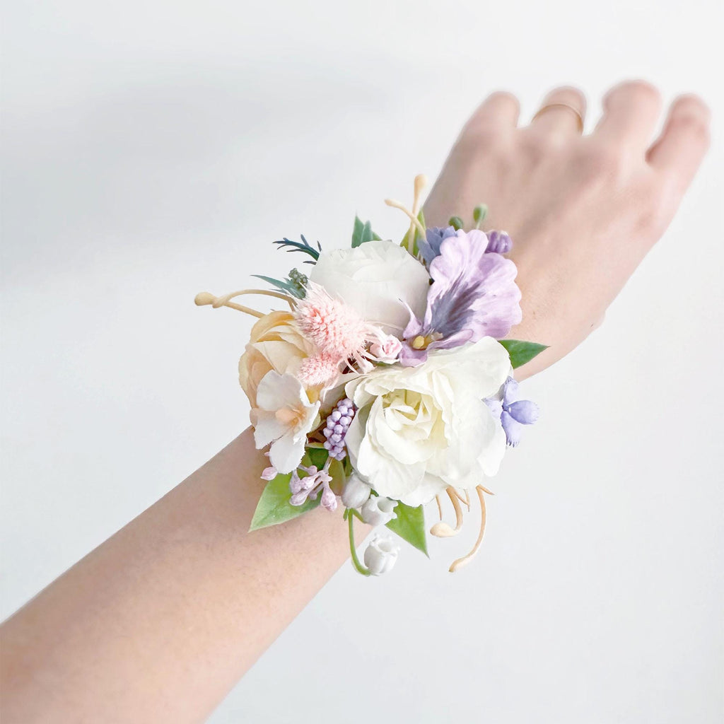 Dried Wildflower Pearl Bracelet Wrist Corsage Gift for Mom, Prom, Bridesmaid Gift, Elegant Wedding, Bridal Accessories, Best Man Boutonniere