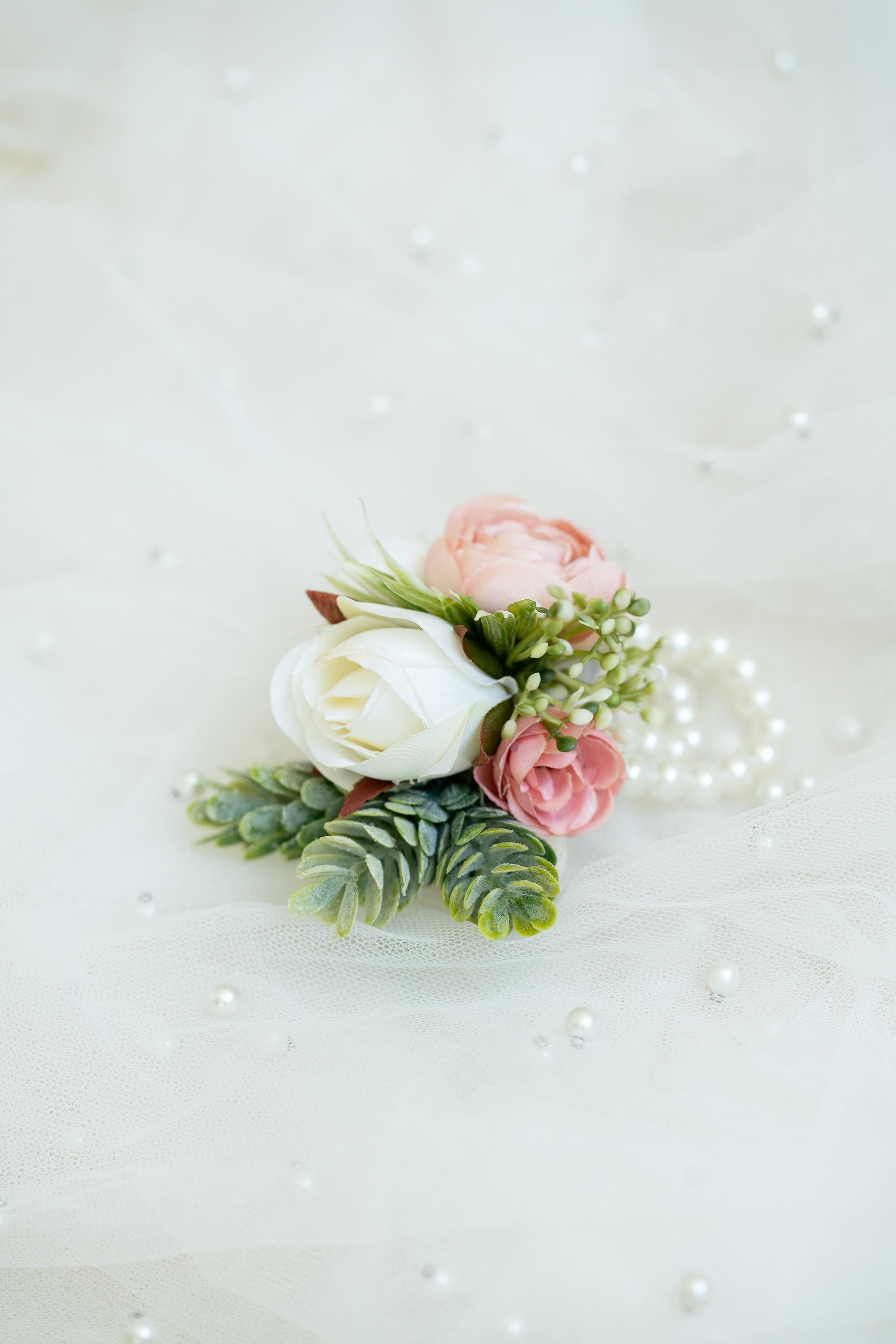 Dusty Rose Corsage for Romantic Wedding, Silk Ranunculus Pearl Bracelet Gift for Her, Flower Girl Corsage, Rustic Rose Prom Pin, Boutonniere