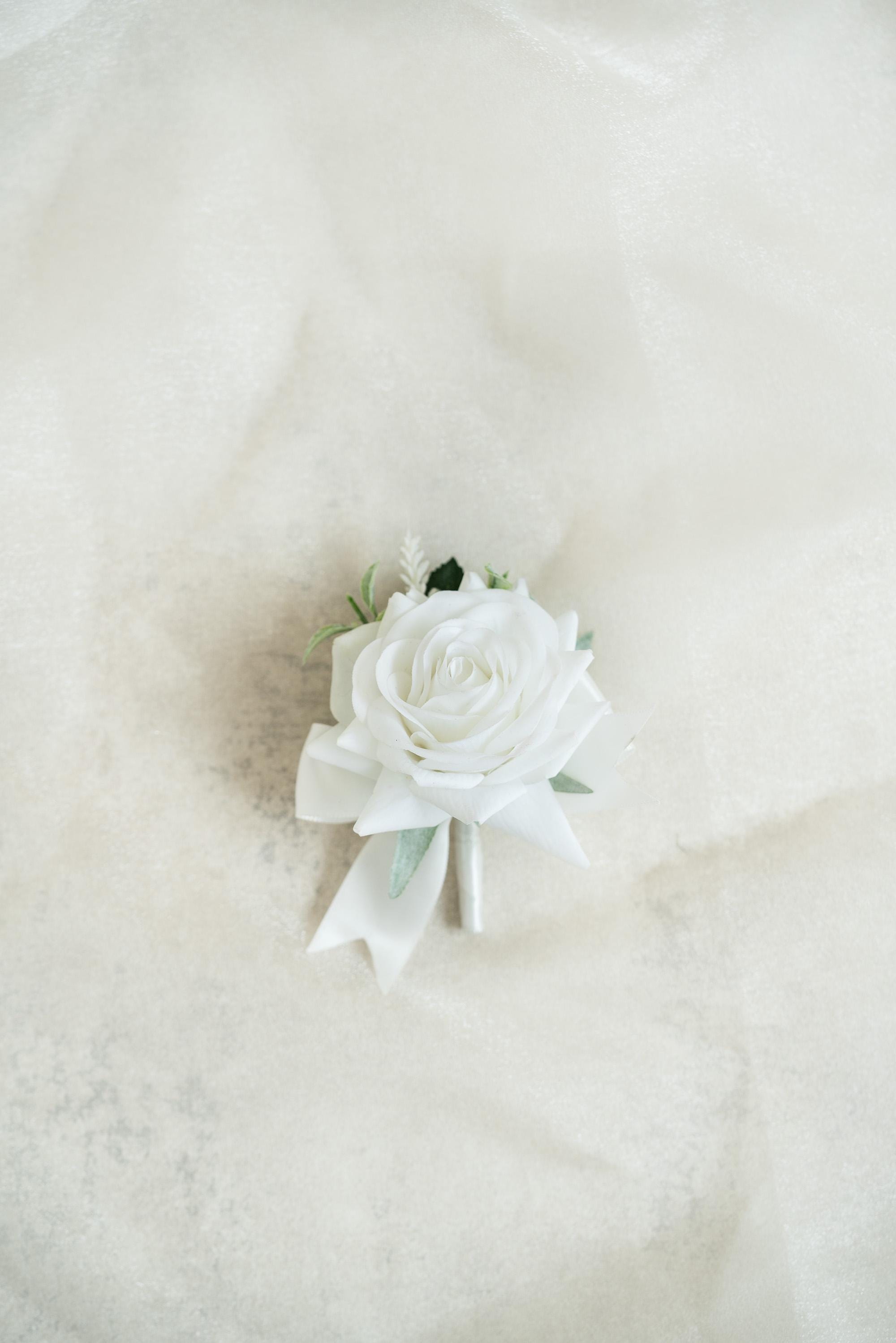 Real Touch White Rose Pearl Bracelet Wrist Corsage Gift for Her Bridesmaid, Prom Gift, Princess Wedding Bridal Accessories Gift, Boutonniere