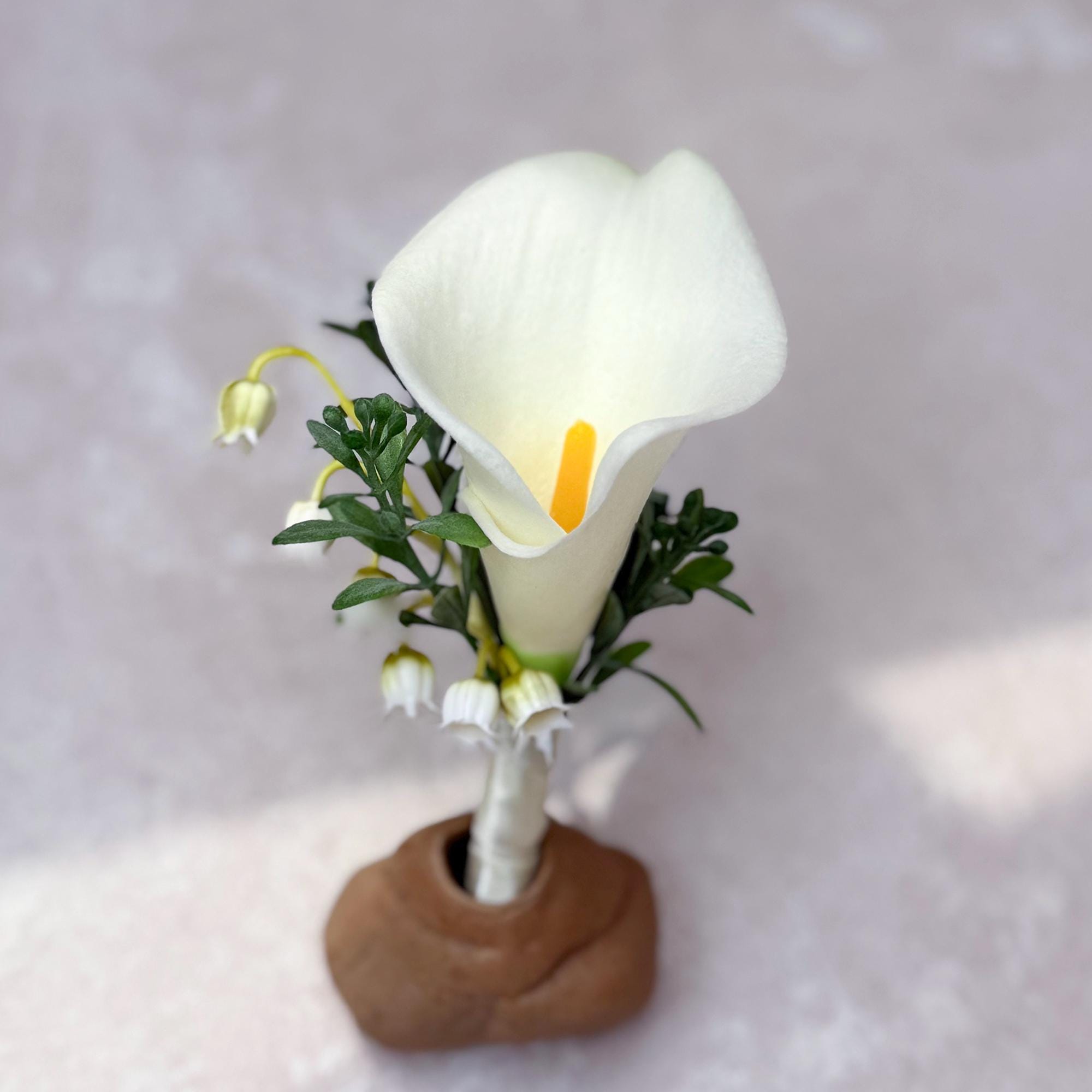 Cascade White Calla Lily Bridal Bouquet with Fern – Real Touch Green Tip Tropical Bridesmaid Bouquet,Beach Wedding Bouquet,Bridal Accessory