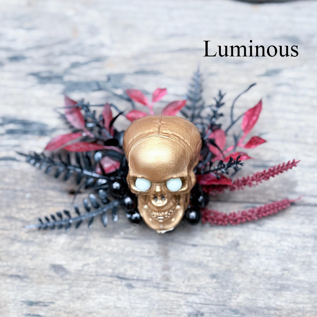 Luminous Bloody Skull Halloween Brooch - Horror Vibe Max Halloween Accessories, Boutonniere Dress Gift for Kids and Family Members