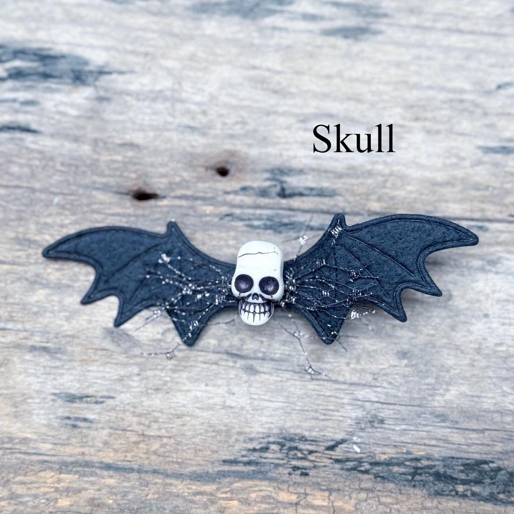 Luminous Bloody Skull Halloween Brooch - Horror Vibe Max Halloween Accessories, Boutonniere Dress Gift for Kids and Family Members