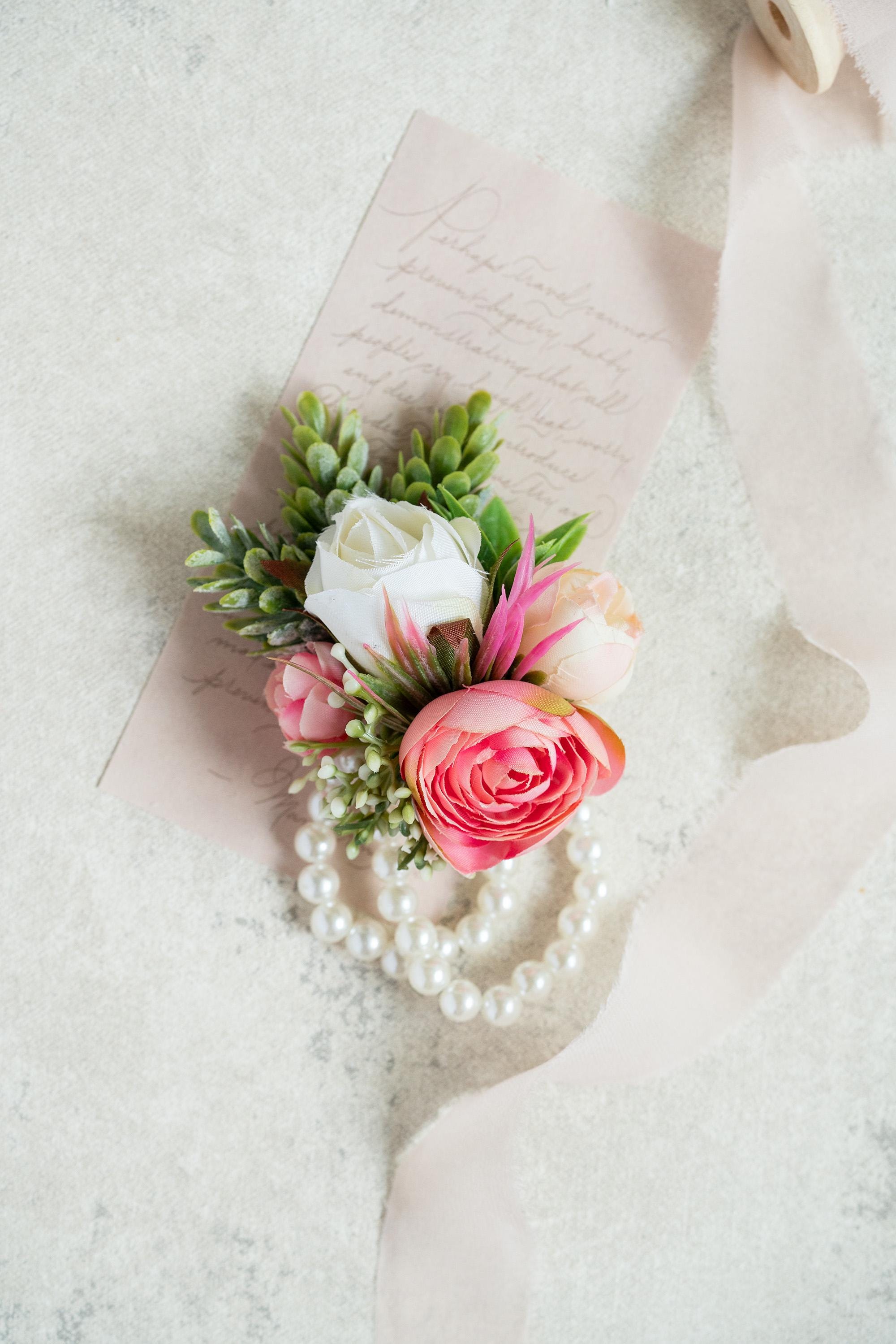 Peachy Pink Rose Pearl Wrist Corsage - Silk Ranunculus Bracelet Corsage, Wedding Mom Corsage Gift, Bridesmaid Wrist Flower for Prom