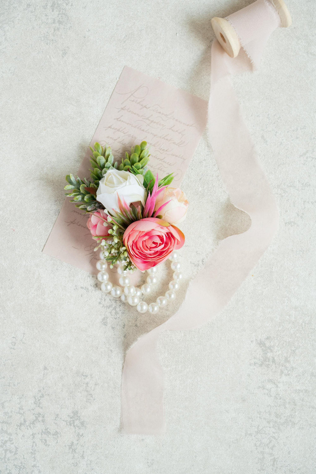 Peachy Pink Rose Pearl Wrist Corsage - Silk Ranunculus Bracelet Corsage, Wedding Mom Corsage Gift, Bridesmaid Wrist Flower for Prom