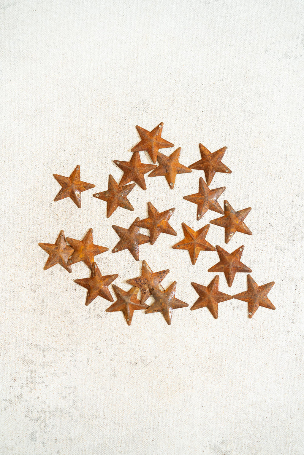 Set of 40 Rusty Metal Stars with Holes — 20 pcs 1" and 20 pcs 2" Rustic Craft Stars for Farmhouse Christmas Tree Ornaments & Holiday Decor