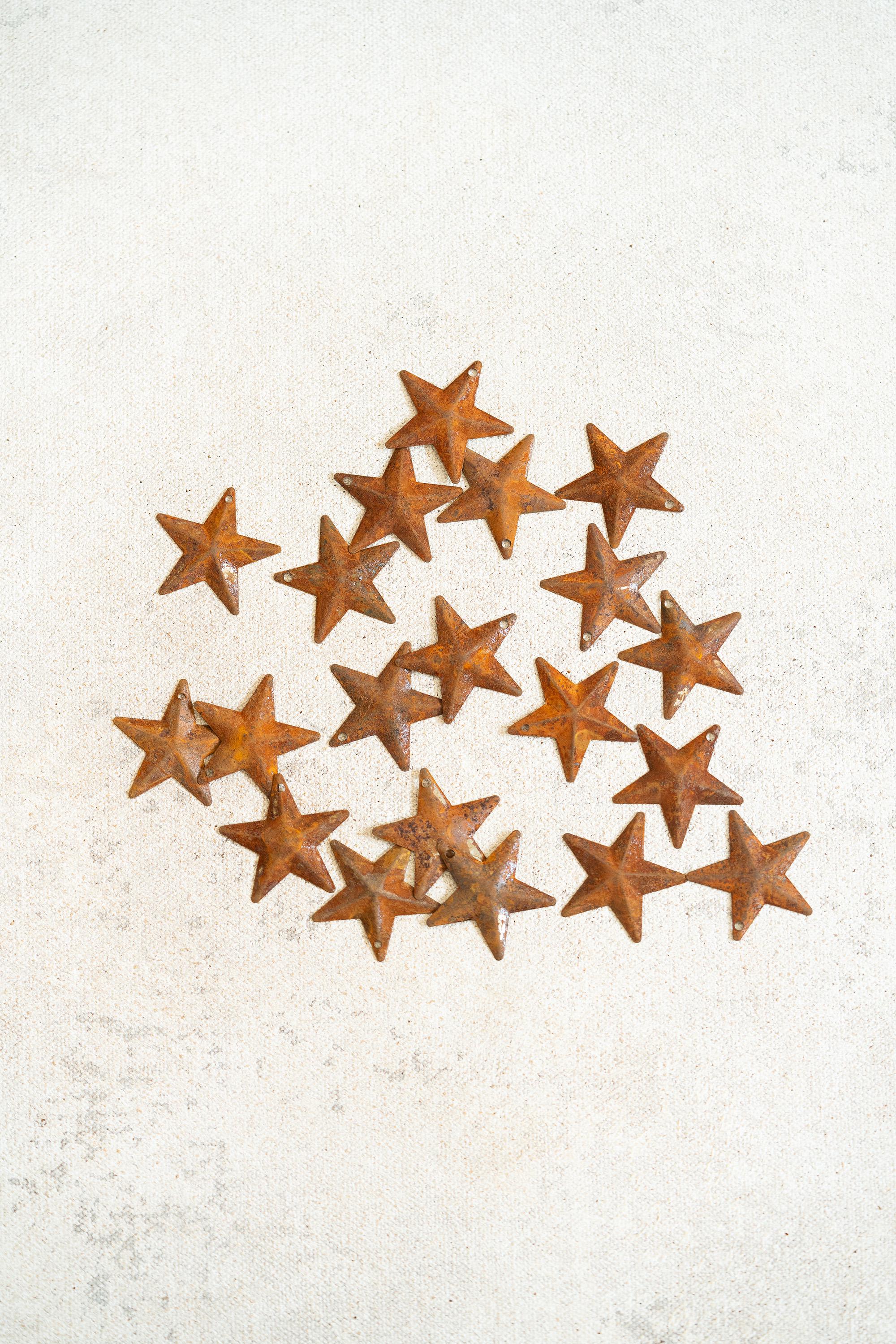 Set of 40 Rusty Metal Stars with Holes — 20 pcs 1" and 20 pcs 2" Rustic Craft Stars for Farmhouse Christmas Tree Ornaments & Holiday Decor