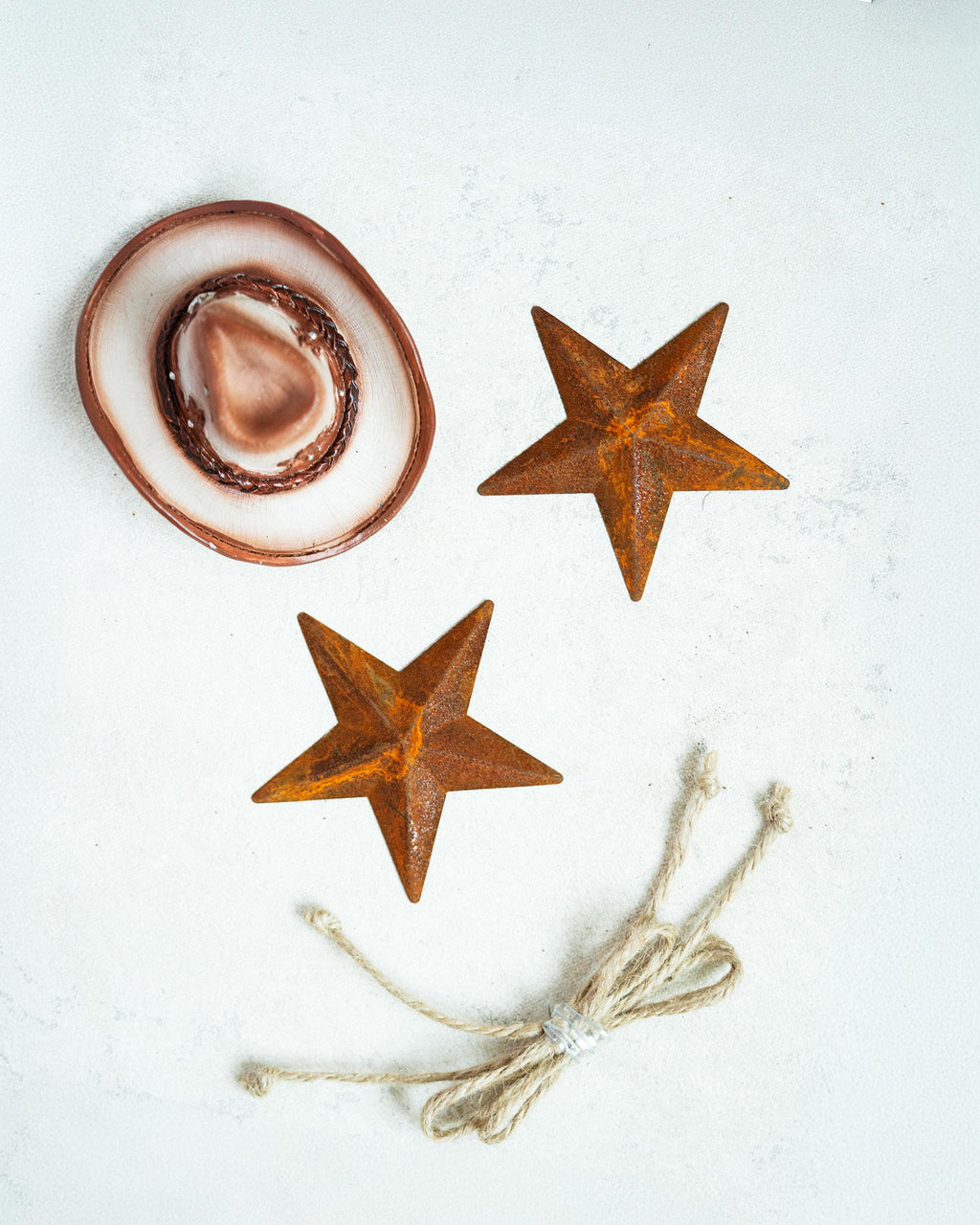 Set of 40 Rusty Metal Stars with Holes — 20 pcs 1" and 20 pcs 2" Rustic Craft Stars for Farmhouse Christmas Tree Ornaments & Holiday Decor