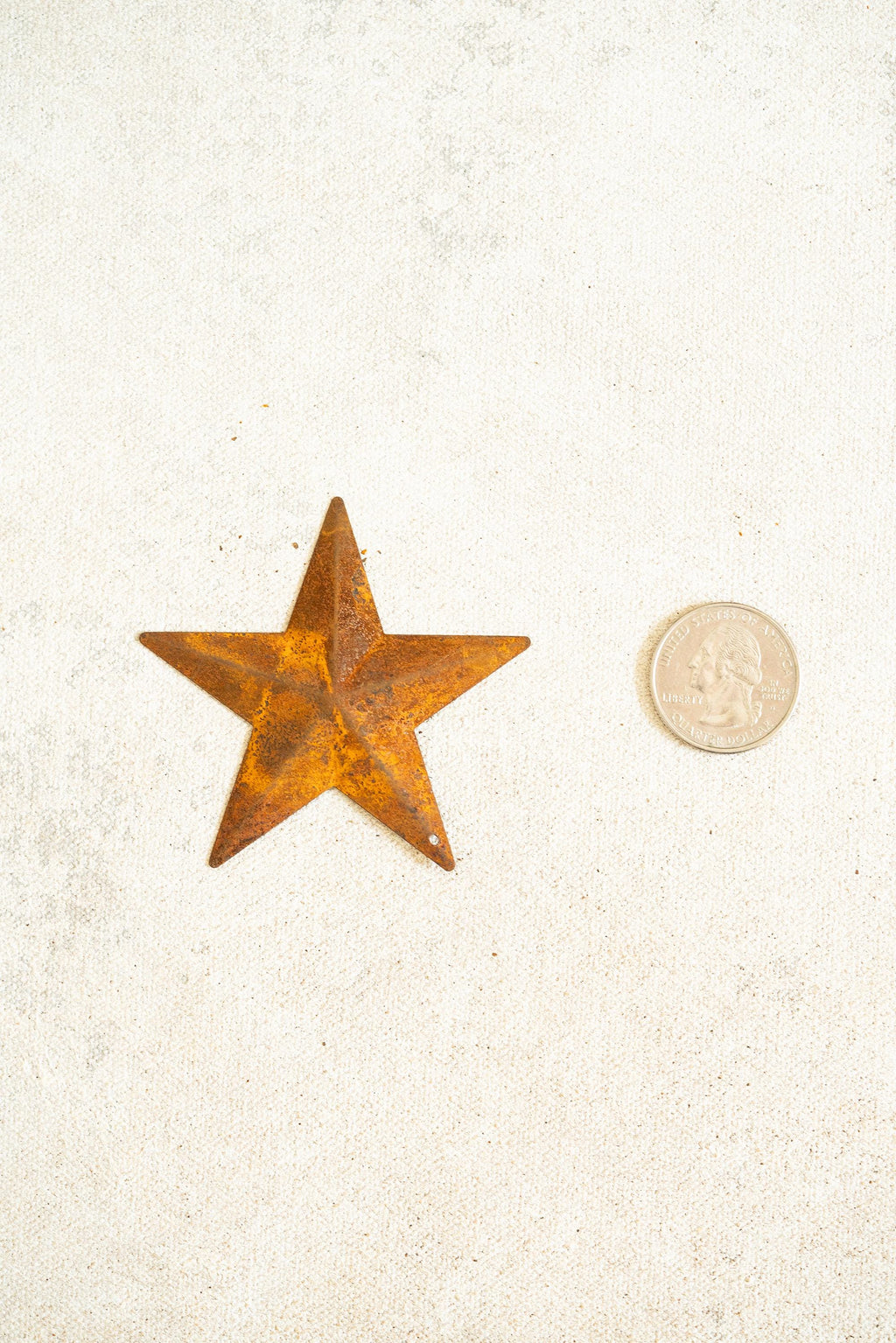 20 Rusty Metal Stars with Holes (2", 2.4", 2.8", 4") — Jute Twine Included, Rustic Craft Farmhouse Christmas Tree Ornaments, Holiday Decor