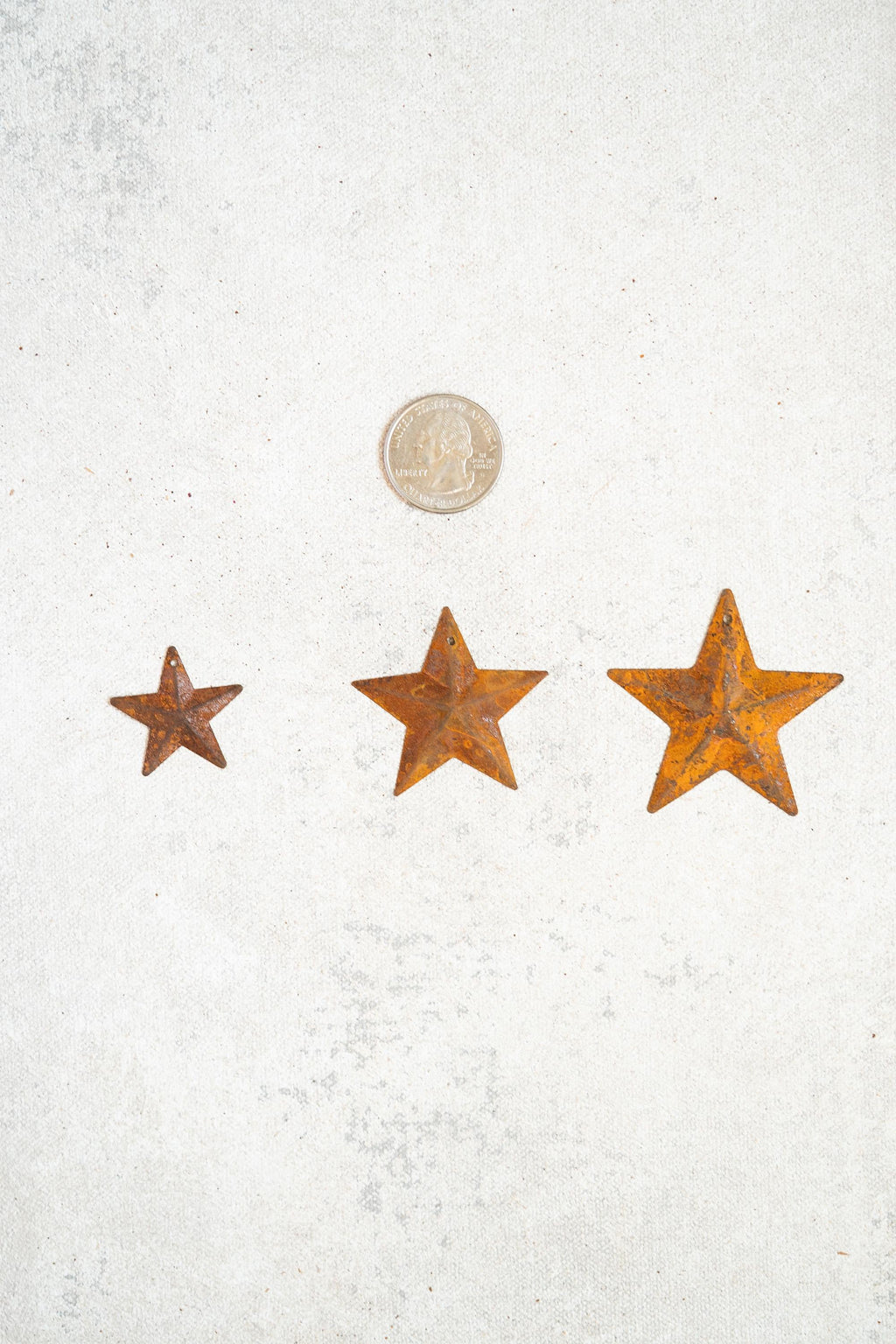 30 Rusty Metal Stars with Holes (1",1.6",2") — Jute Twine Included, Rustic Craft for Farmhouse Christmas Tree Ornaments, Holiday Decor