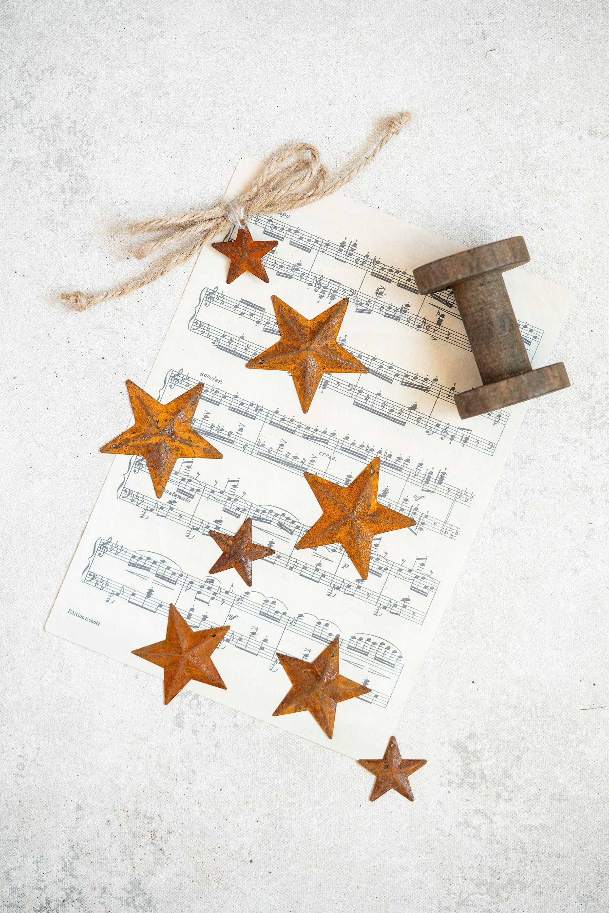 30 Rusty Metal Stars with Holes (1",1.6",2") — Jute Twine Included, Rustic Craft for Farmhouse Christmas Tree Ornaments, Holiday Decor