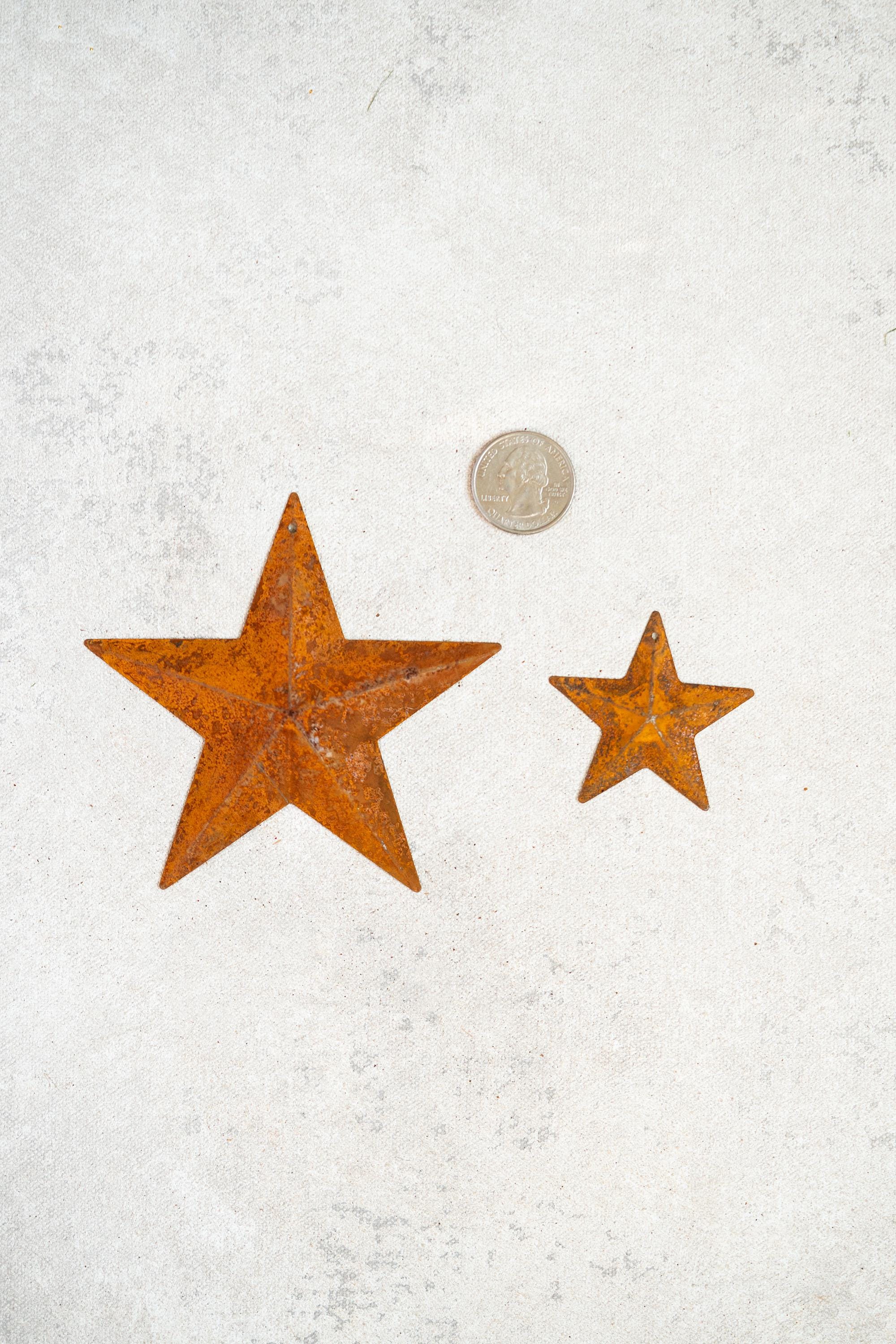 Set of 15 Rusty Metal Stars with Holes (2", 4'') — Rustic Primitive Craft Stars for Farmhouse Christmas Tree Ornaments, Holiday Decor