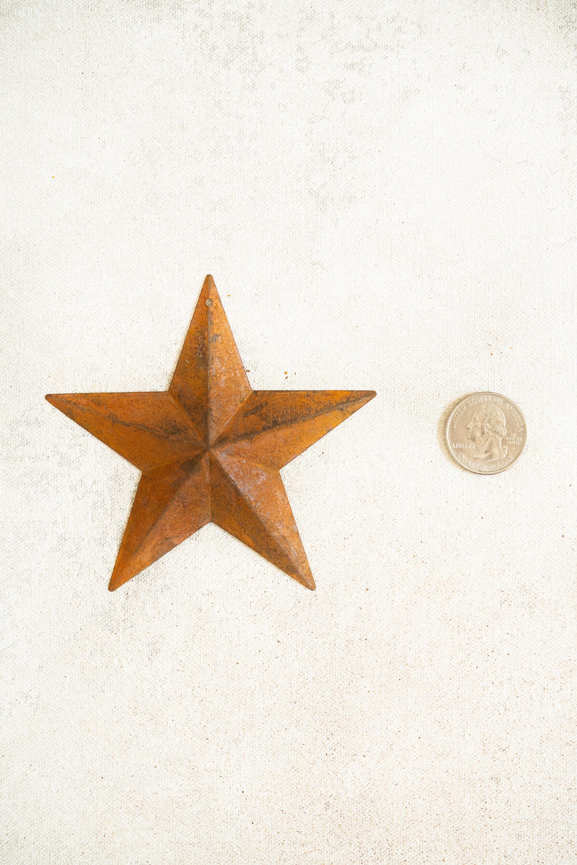 20 Rusty Metal Stars with Holes (2", 2.4", 2.8", 4") — Jute Twine Included, Rustic Craft Farmhouse Christmas Tree Ornaments, Holiday Decor