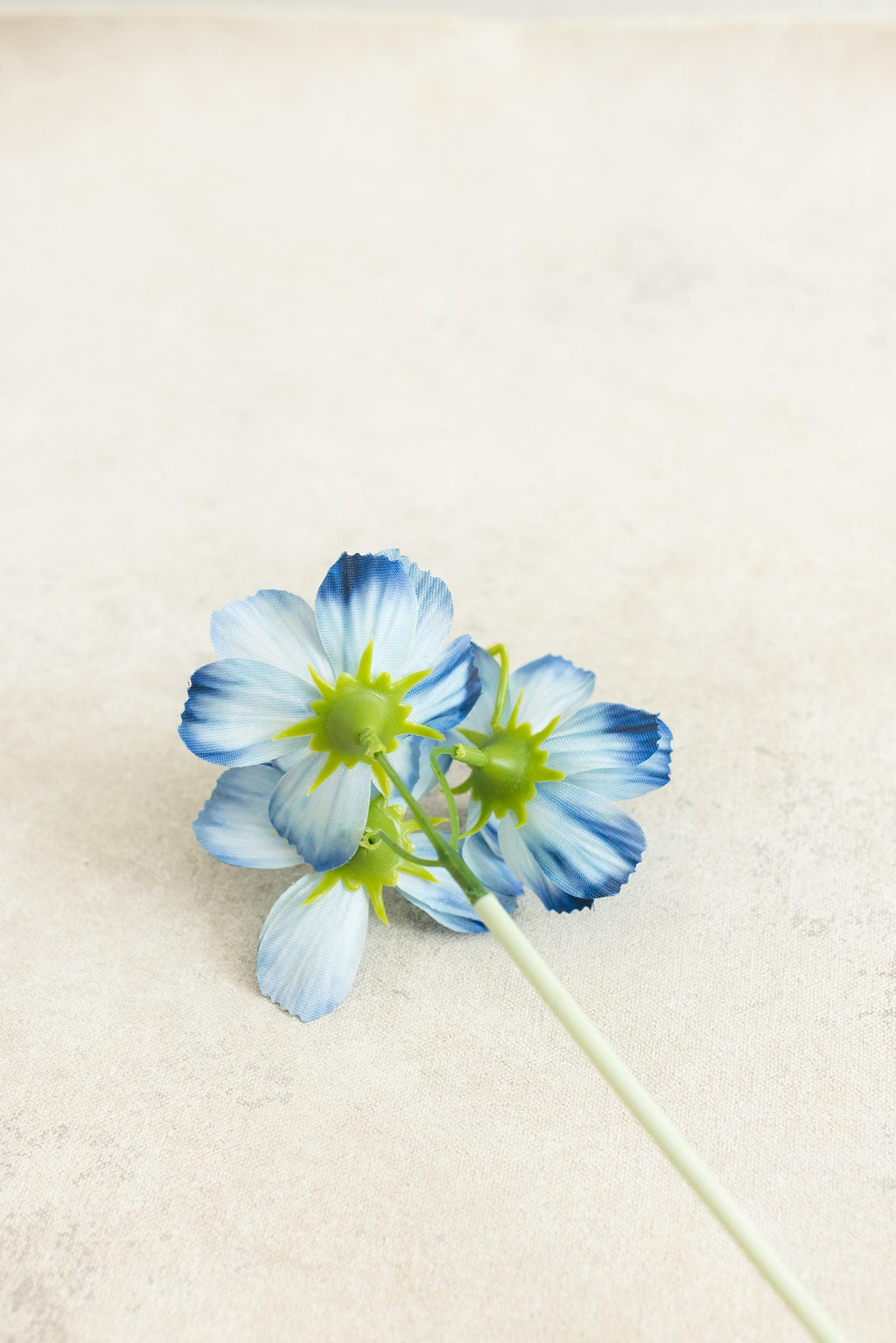 11.8'' Short Stem Blue Cosmos Faux Flowers - Silk Cosmos Branch, Centerpiece flower, DIY Home Decor, Wedding Design Flowers, Gift For Mom