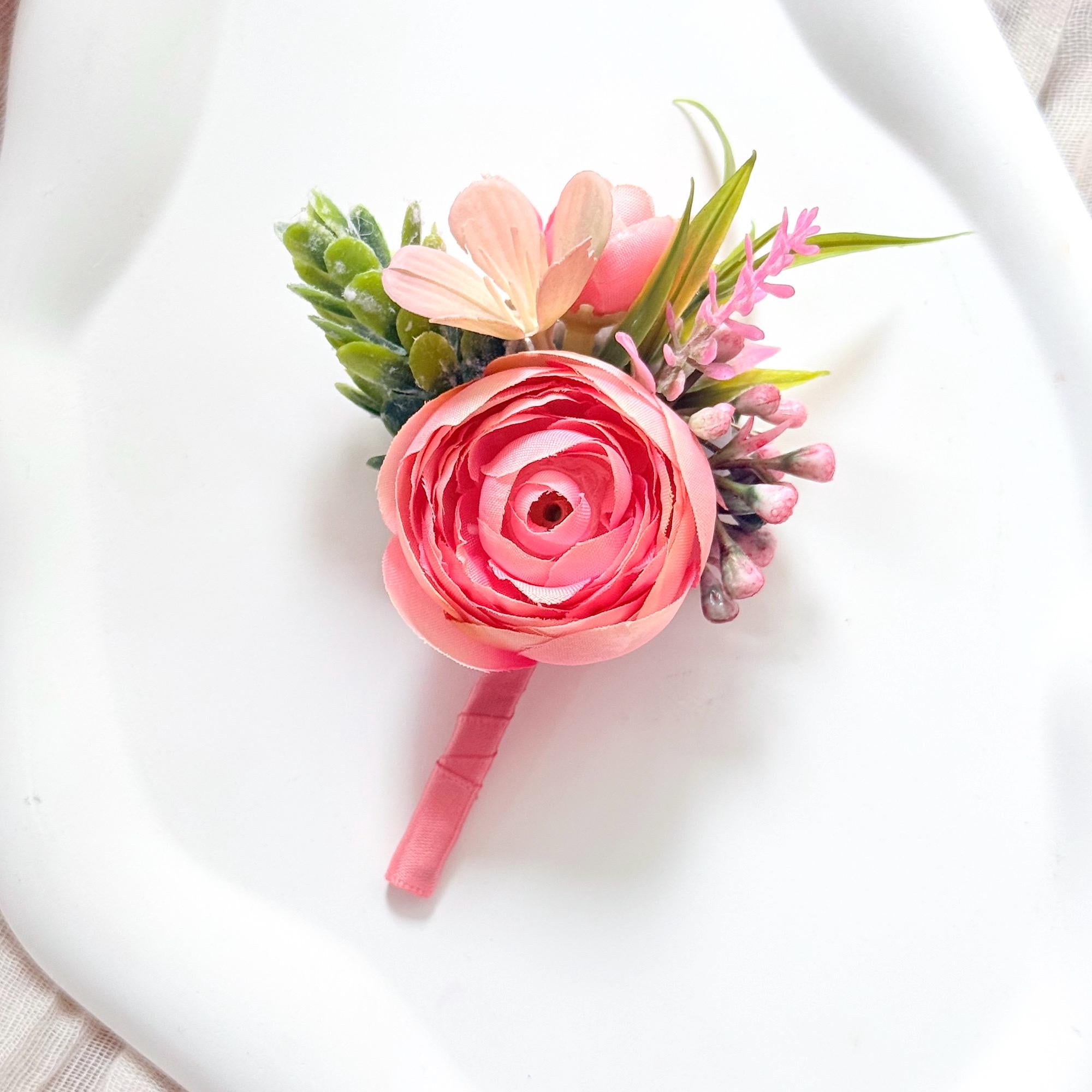 Peachy Pink Rose Pearl Wrist Corsage - Silk Ranunculus Bracelet Corsage, Wedding Mom Corsage Gift, Bridesmaid Wrist Flower for Prom