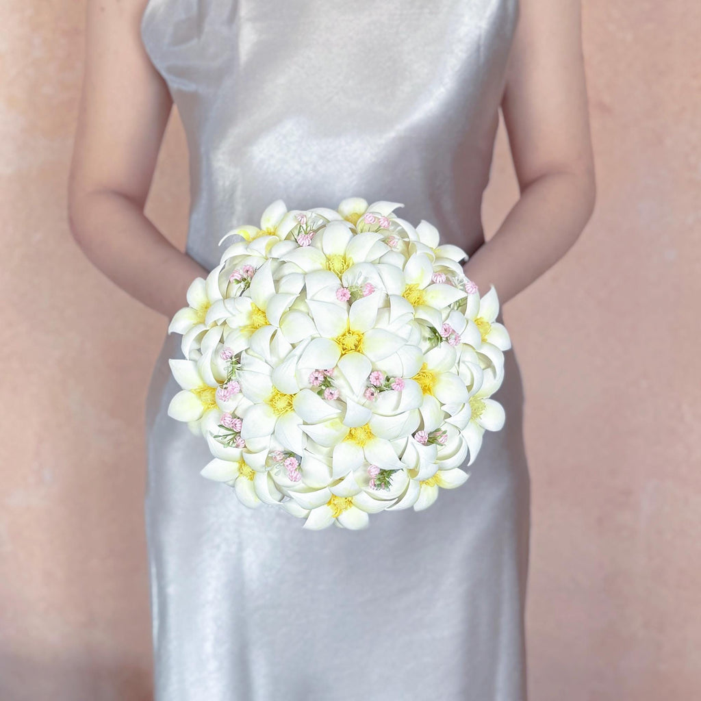 Ivory White Magnolia Bridal Bouquet with Babys Breath, Real touch Magnolia Wedding Flower Bouquet, Elegant Southern Bridesmaid Bouquet gift