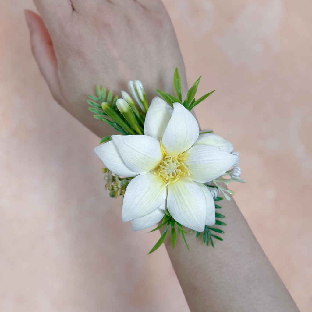 Ivory White Magnolia Bridal Bouquet with Babys Breath, Real touch Magnolia Wedding Flower Bouquet, Elegant Southern Bridesmaid Bouquet gift