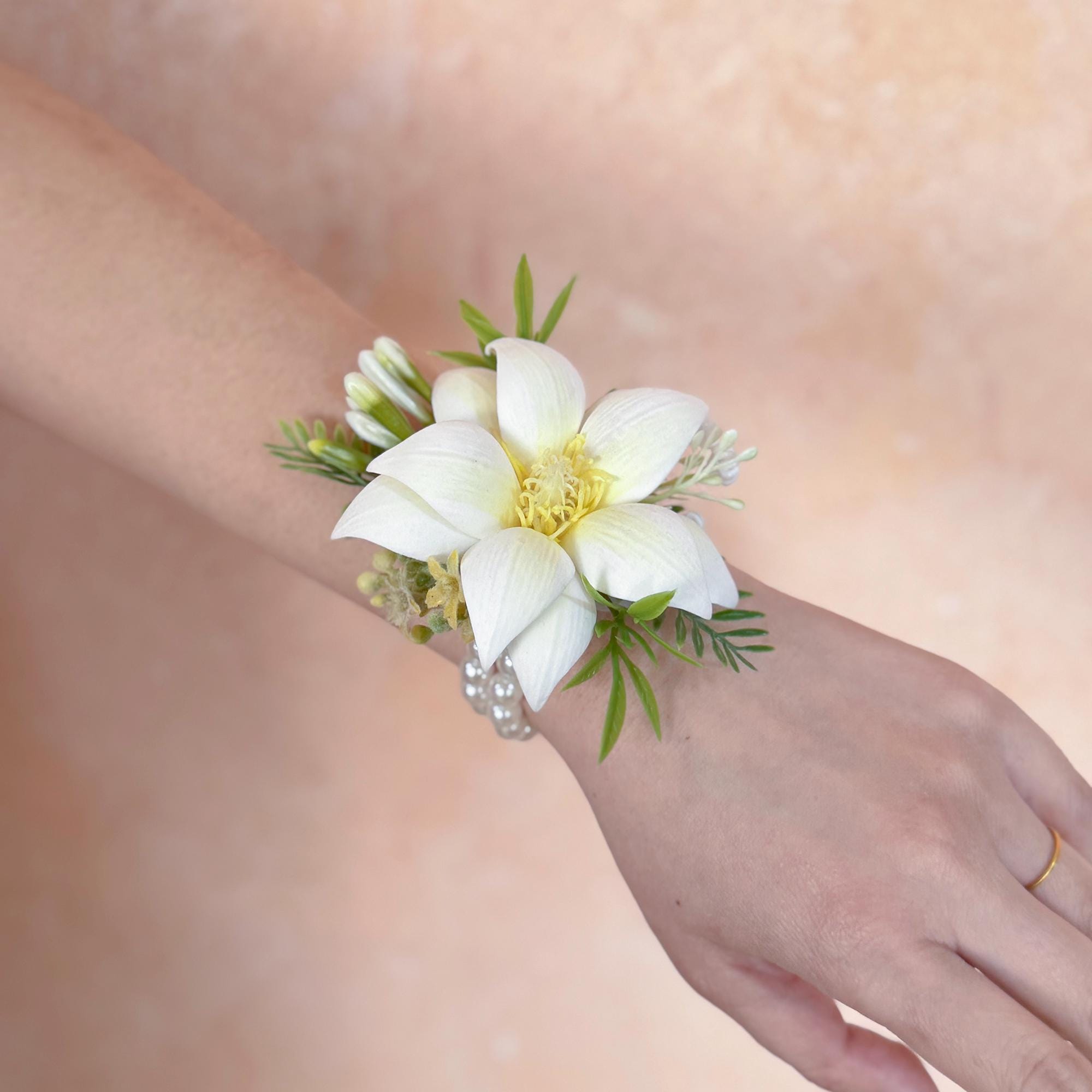 Ivory White Magnolia Bridal Bouquet with Babys Breath, Real touch Magnolia Wedding Flower Bouquet, Elegant Southern Bridesmaid Bouquet gift