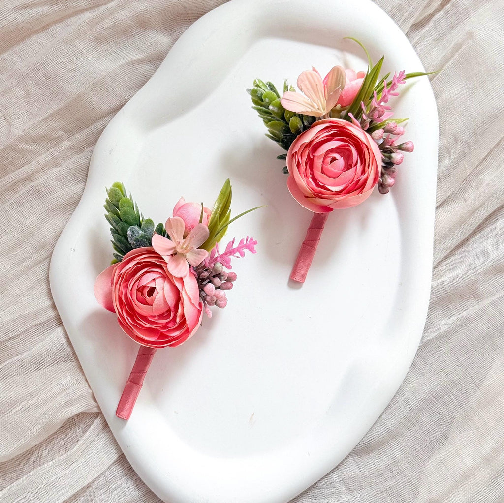 Peachy Pink Rose Pearl Wrist Corsage - Silk Ranunculus Bracelet Corsage, Wedding Mom Corsage Gift, Bridesmaid Wrist Flower for Prom